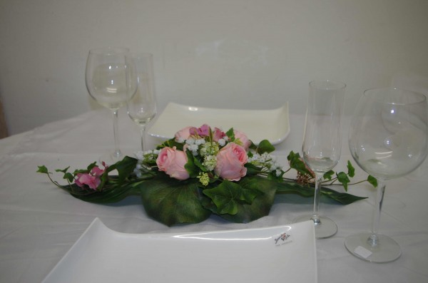 Gesteck rosa Rosen 