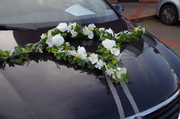 Autoschmuck Autoherz Callas und Rosen mit Ranke für Hochzeit