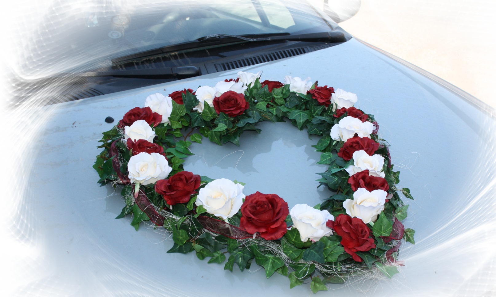 Creme und Pink Autodeko Herz aus rosen für Hochzeit