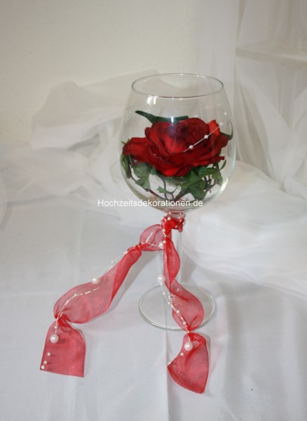 Rose im Weinglas