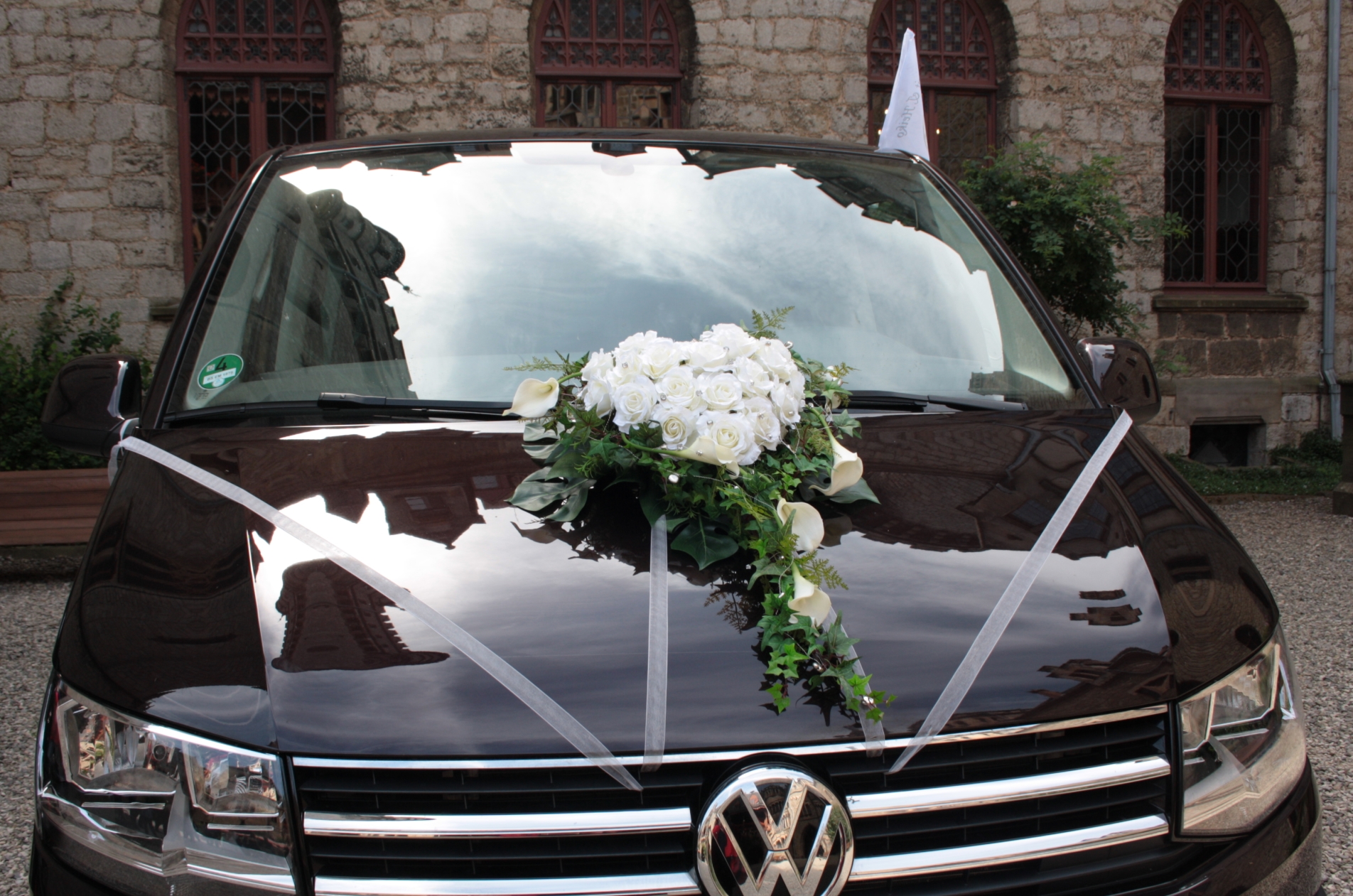 Autoschmuck Hochzeit Brautauto Blumengesteck Herz Rosen